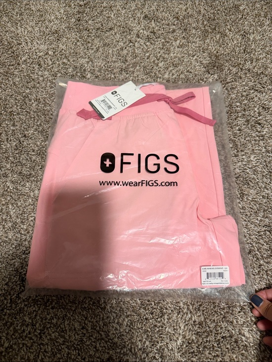 Figs Pants - FIGS Isabel Wide Leg Pant (Fight Club Pink)